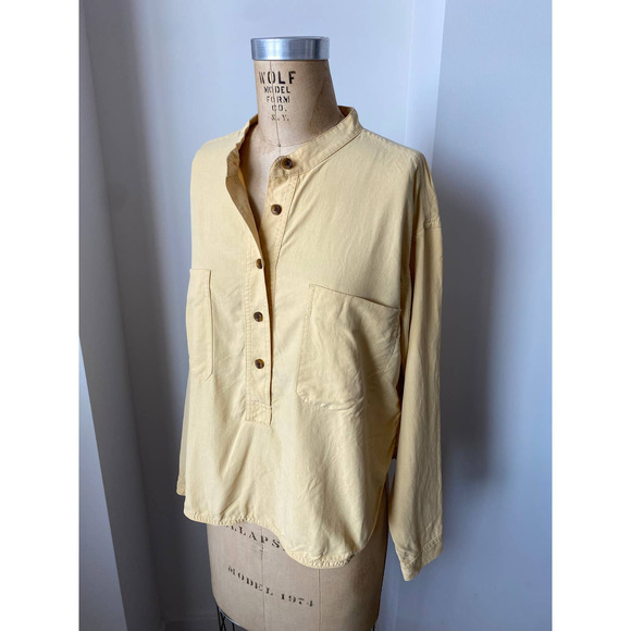 Everlane The Washable Silk Henley Shirt in Buttercream size 0 nwot - Picture 2 of 5